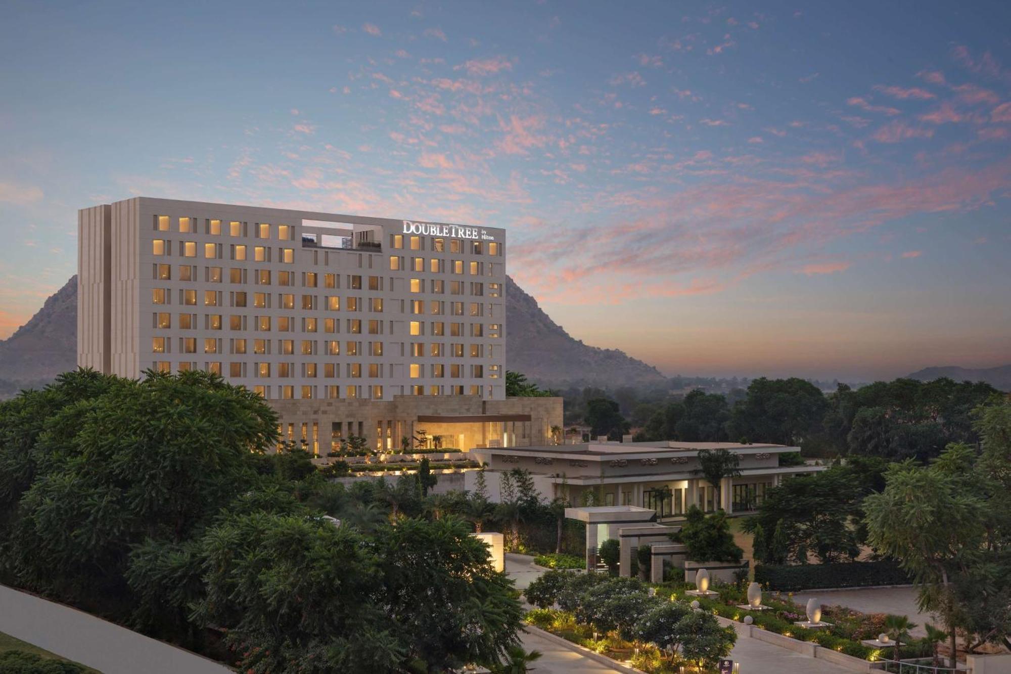 Doubletree By Hilton Jaipur Amer Kültér fotó